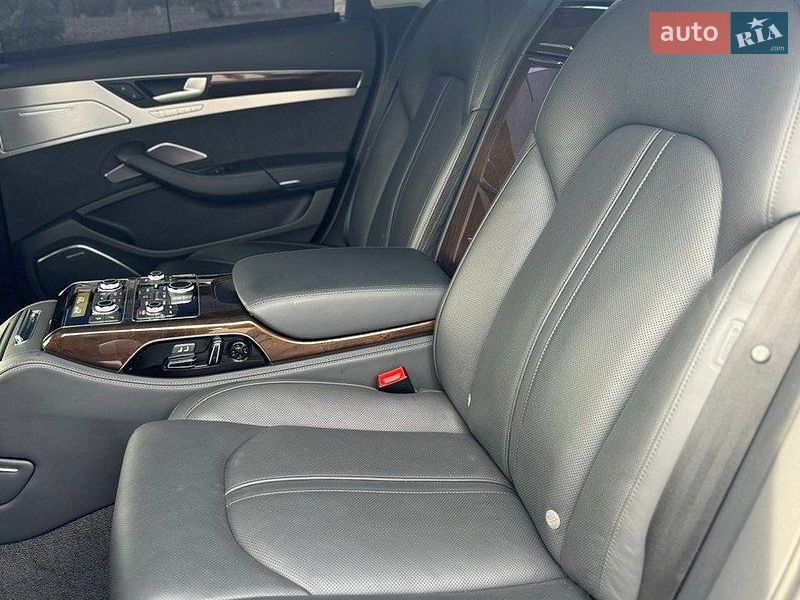 Седан Audi A8 2015 в Кам'янському