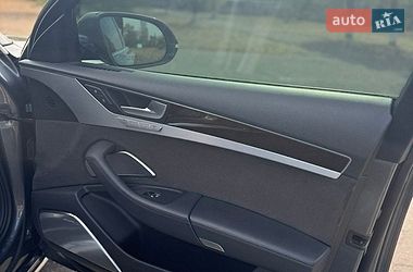 Седан Audi A8 2015 в Кам'янському