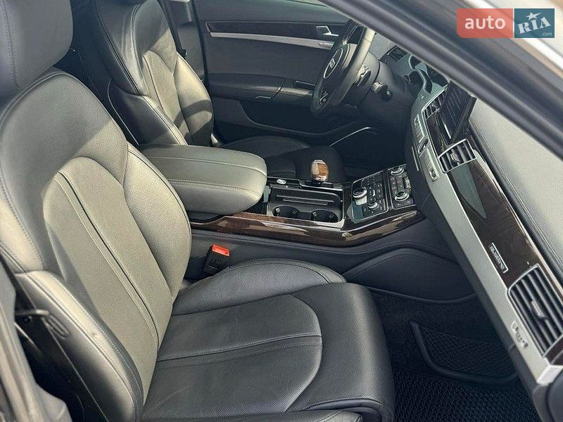 Седан Audi A8 2015 в Кам'янському