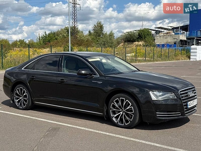 Седан Audi A8 2012 в Рівному