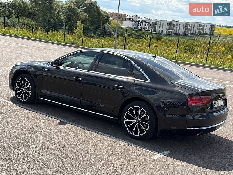 Седан Audi A8 2012 в Рівному