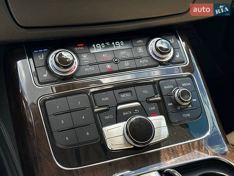 Седан Audi A8 2012 в Рівному