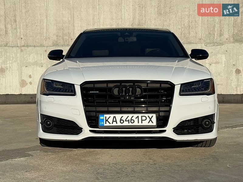 Седан Audi A8 2017 в Киеве