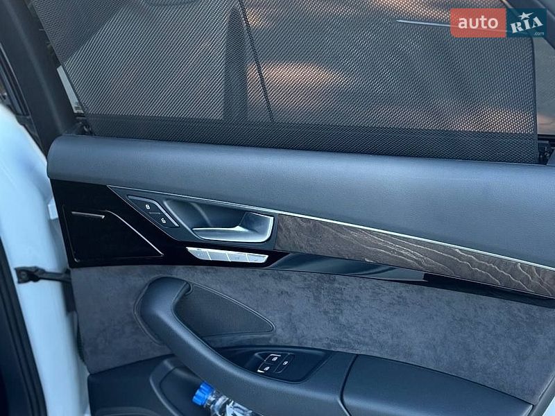 Седан Audi A8 2017 в Києві
