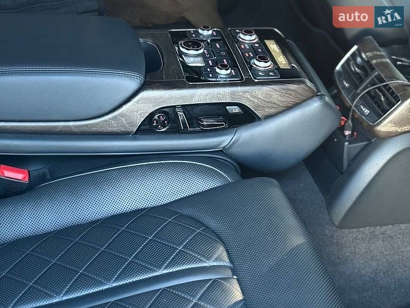 Седан Audi A8 2017 в Києві