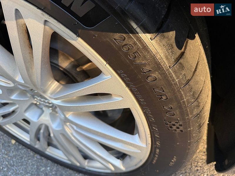 Седан Audi A8 2013 в Киеве