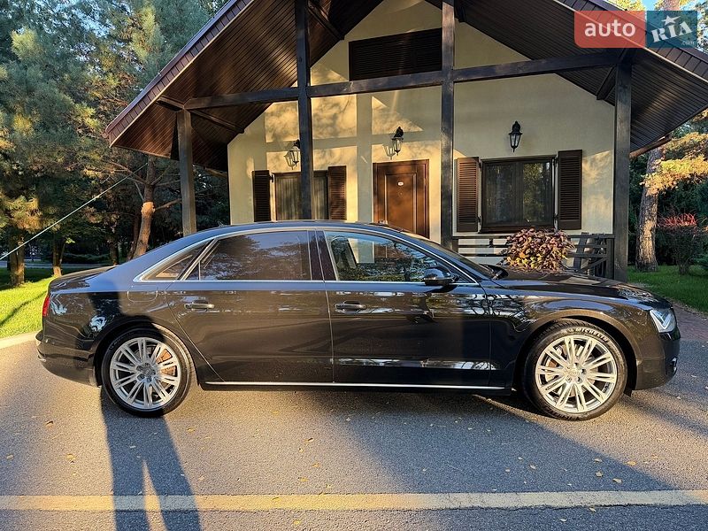 Седан Audi A8 2013 в Киеве