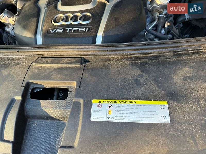 Седан Audi A8 2013 в Киеве