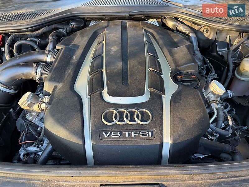 Седан Audi A8 2013 в Киеве