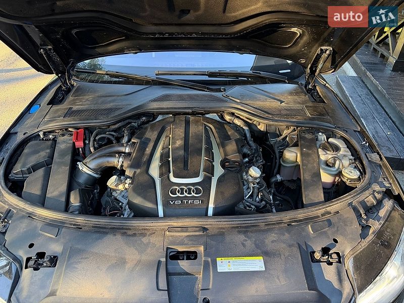 Седан Audi A8 2013 в Киеве