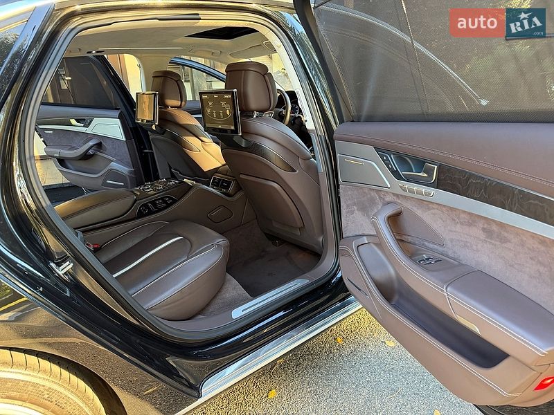 Седан Audi A8 2013 в Киеве
