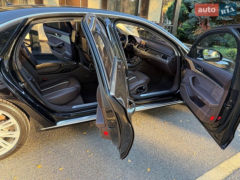 Седан Audi A8 2013 в Киеве