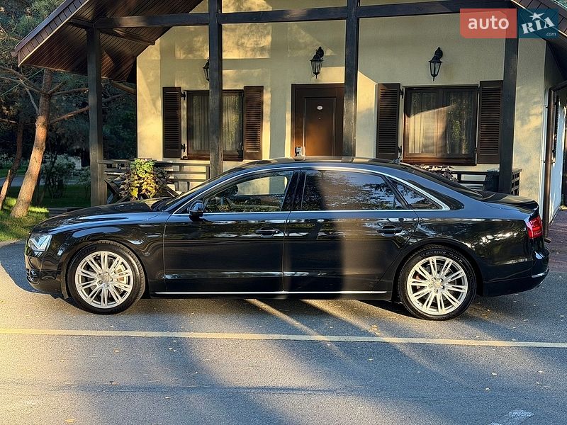 Седан Audi A8 2013 в Киеве