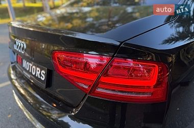 Седан Audi A8 2013 в Киеве