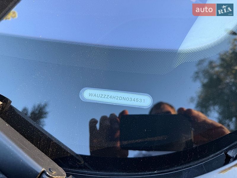 Седан Audi A8 2013 в Киеве