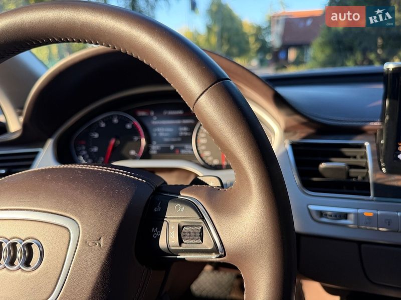 Седан Audi A8 2013 в Киеве