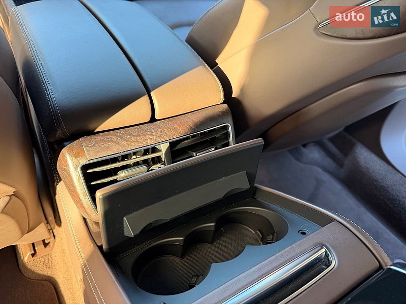 Седан Audi A8 2013 в Киеве