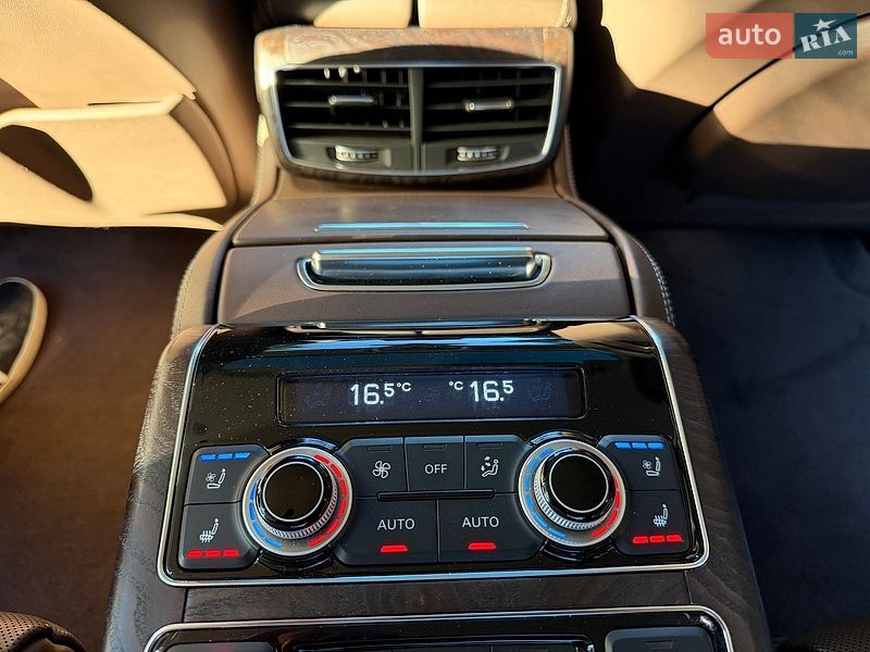 Седан Audi A8 2013 в Киеве