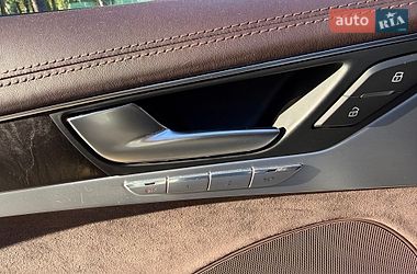 Седан Audi A8 2013 в Киеве