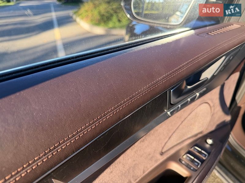 Седан Audi A8 2013 в Киеве