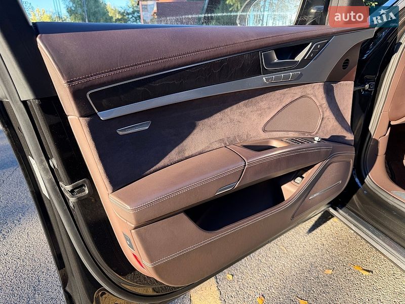 Седан Audi A8 2013 в Киеве