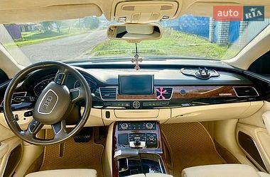 Седан Audi A8 2010 в Глобиному