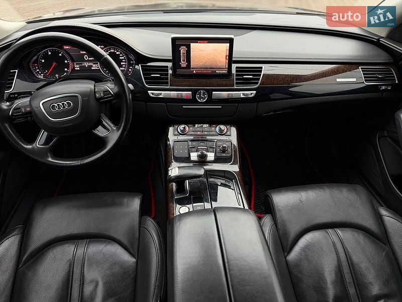 Седан Audi A8 2012 в Павлограді
