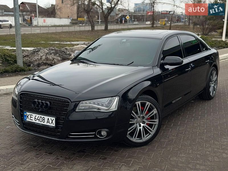 Седан Audi A8 2012 в Павлограді