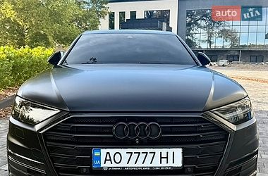Седан Audi A8 2019 в Мукачево