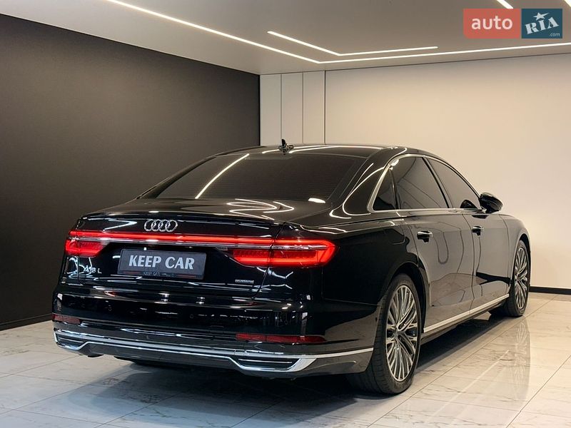 Седан Audi A8 2019 в Одесі