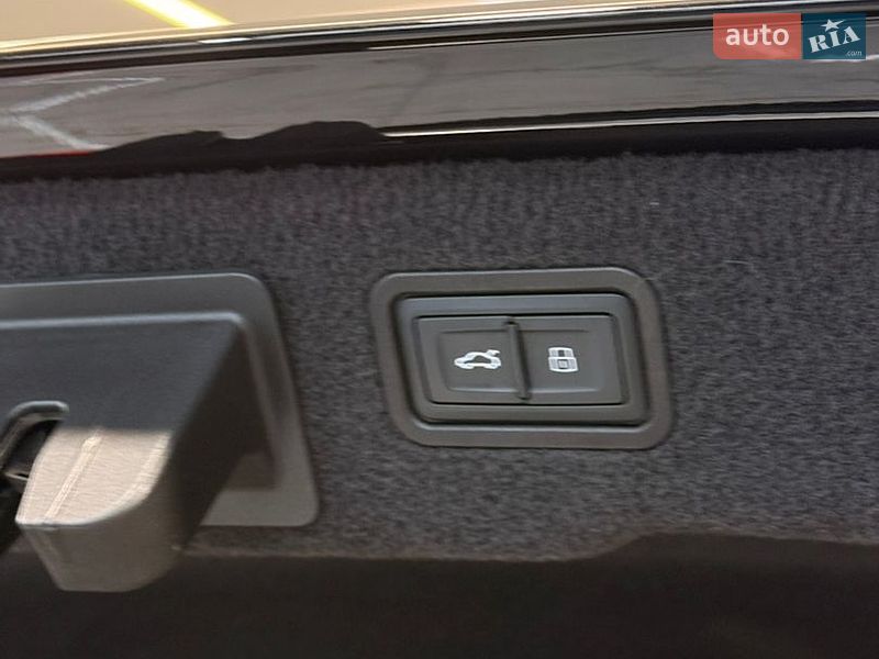 Седан Audi A8 2019 в Одесі