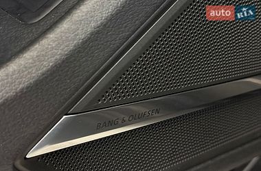 Седан Audi A8 2019 в Одесі