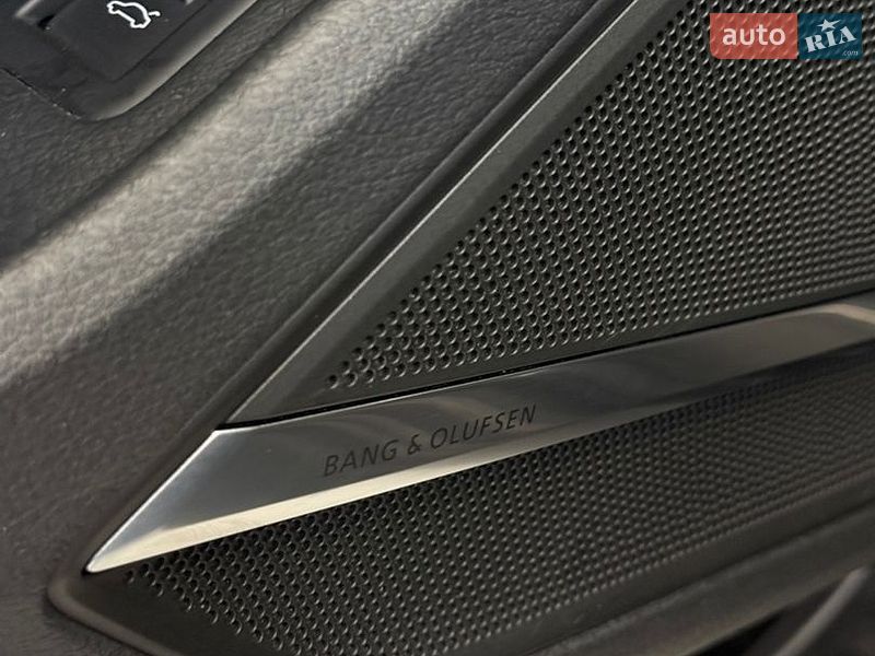 Седан Audi A8 2019 в Одесі