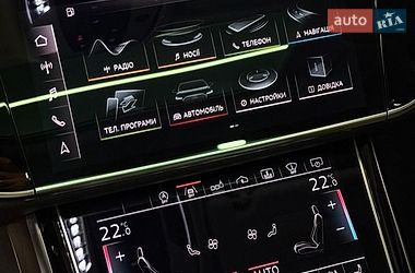 Седан Audi A8 2019 в Одесі
