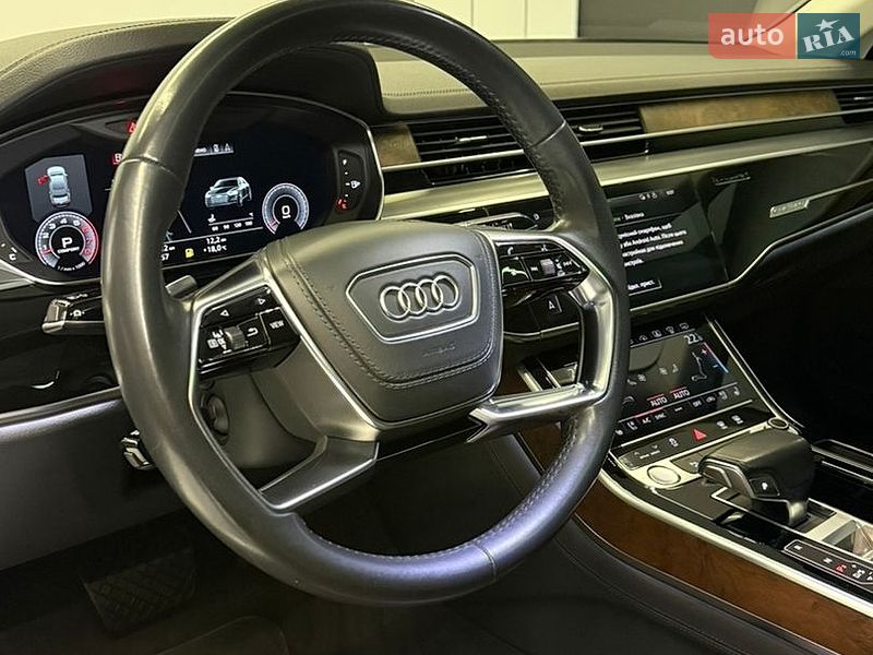 Седан Audi A8 2019 в Одесі