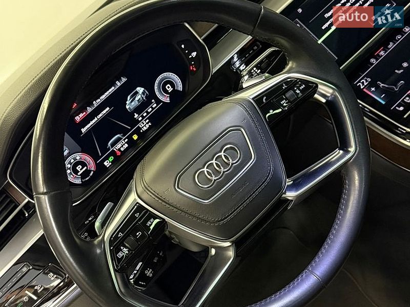 Седан Audi A8 2019 в Одесі