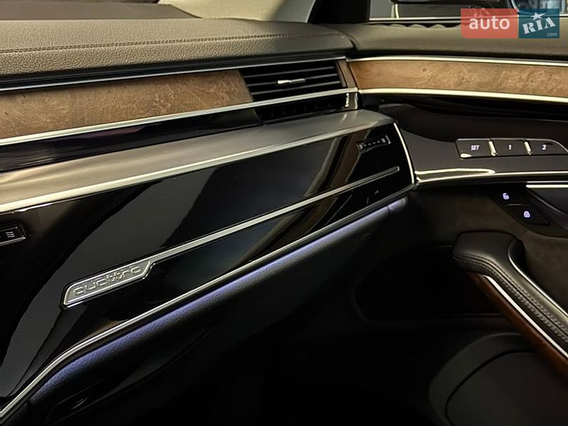 Седан Audi A8 2019 в Одесі