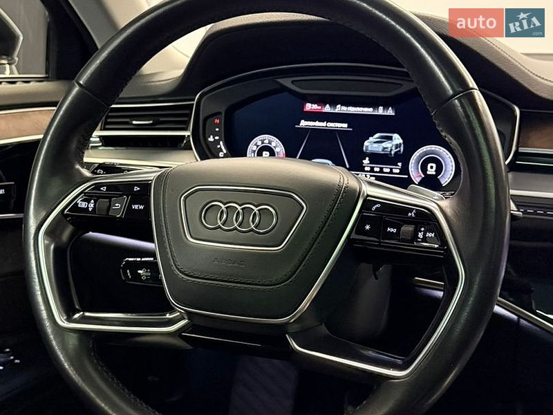 Седан Audi A8 2019 в Одесі