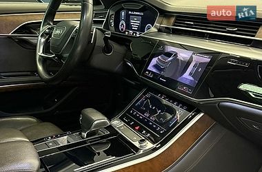 Седан Audi A8 2019 в Одесі