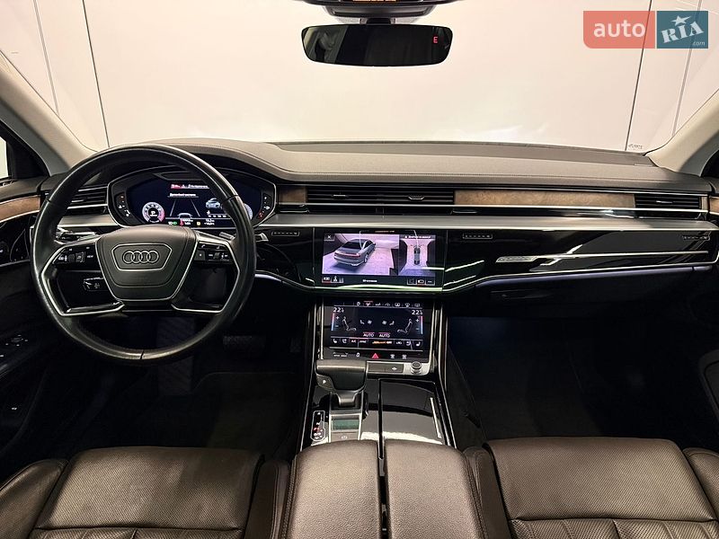 Седан Audi A8 2019 в Одесі