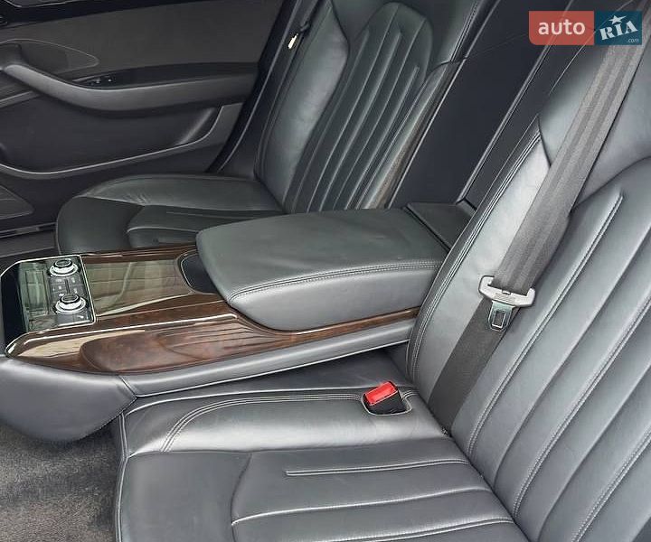 Седан Audi A8 2017 в Житомире
