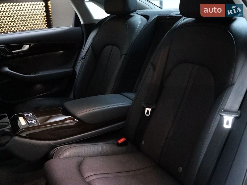 Седан Audi A8 2017 в Луцьку