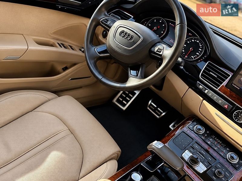 Седан Audi A8 2013 в Харькове