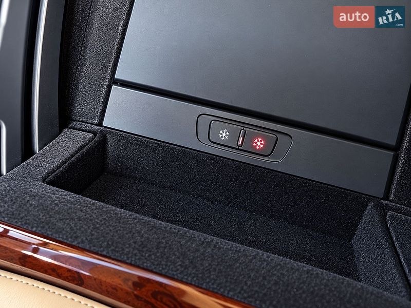 Седан Audi A8 2013 в Харькове