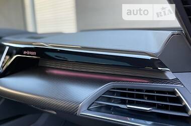 Лифтбек Audi e-tron GT 2022 в 