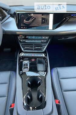 Лифтбек Audi e-tron GT 2022 в 