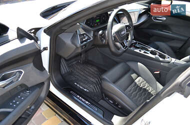 Лифтбек Audi e-tron GT 2023 в 
