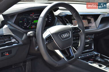 Лифтбек Audi e-tron GT 2023 в 