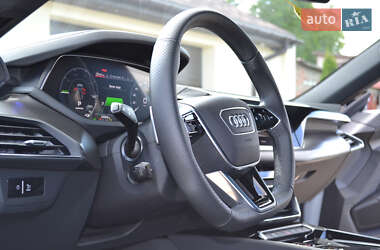 Лифтбек Audi e-tron GT 2023 в 