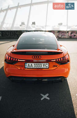 Лифтбек Audi e-tron GT 2021 в 